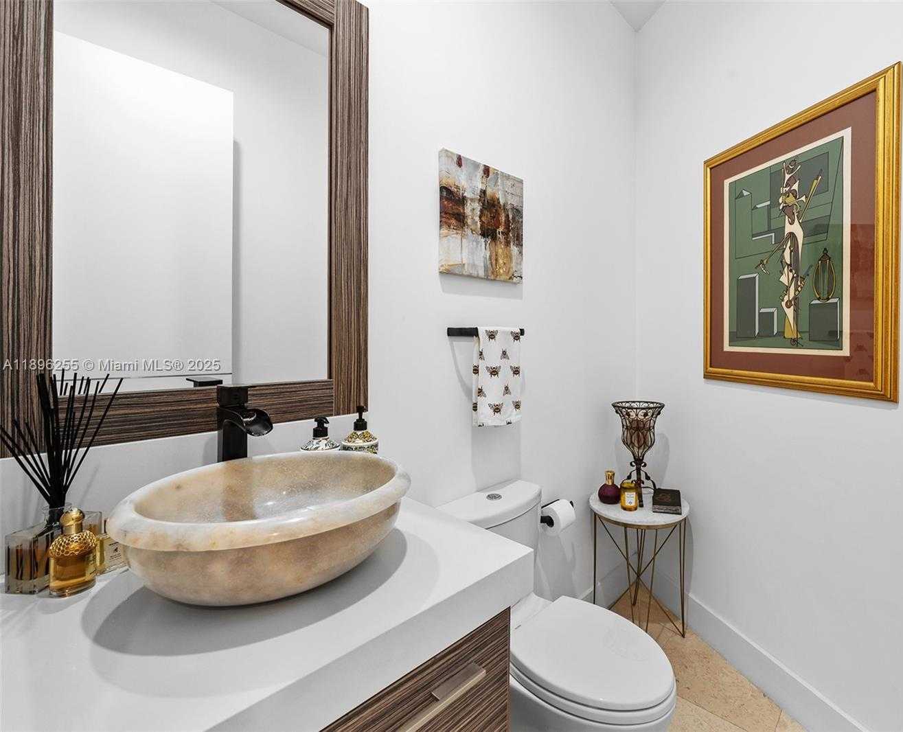Small Image of 8923 LUDLAM RD, Pinecrest Number 55