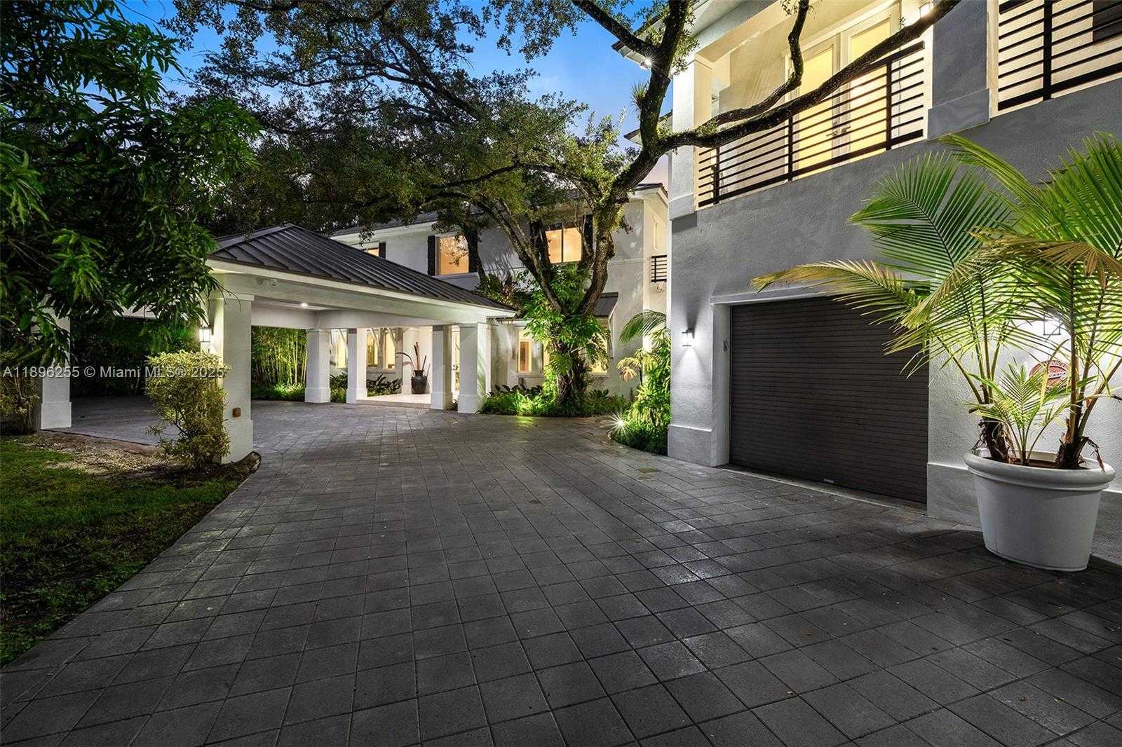 Small Image of 8923 LUDLAM RD, Pinecrest Number 6