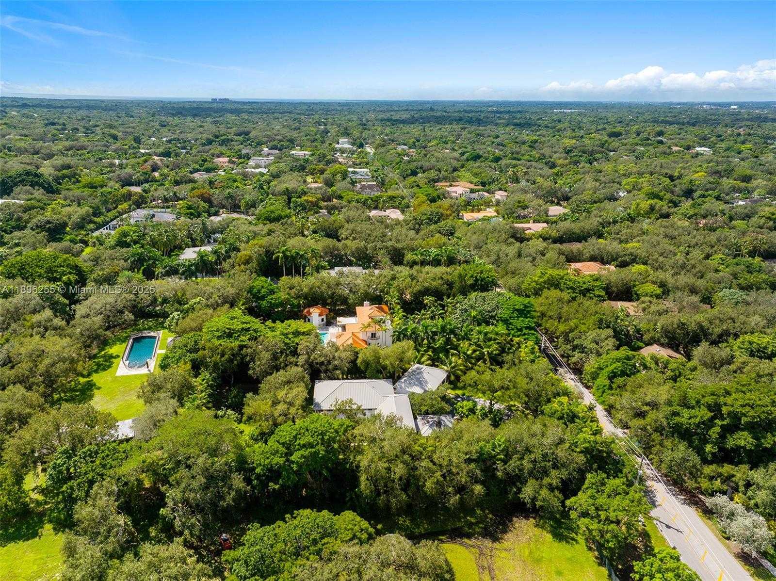 Small Image of 8923 LUDLAM RD, Pinecrest Number 60