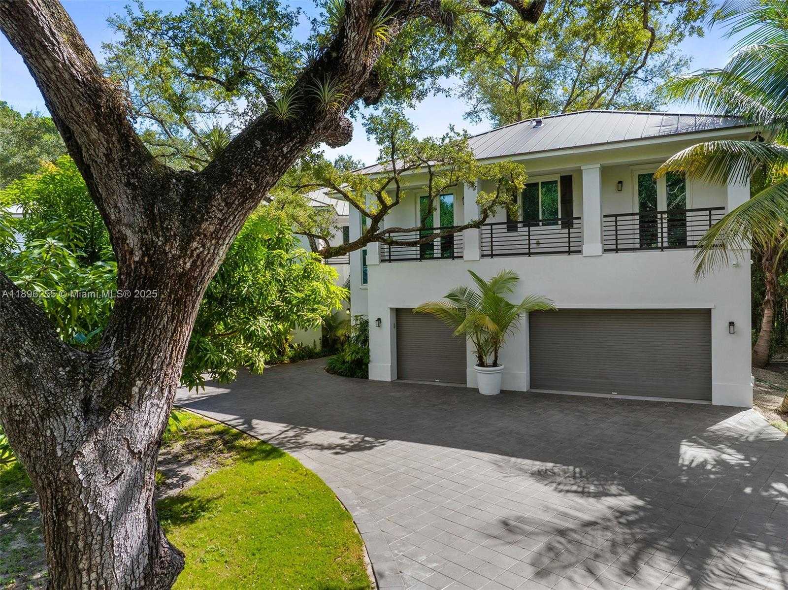 Small Image of 8923 LUDLAM RD, Pinecrest Number 62