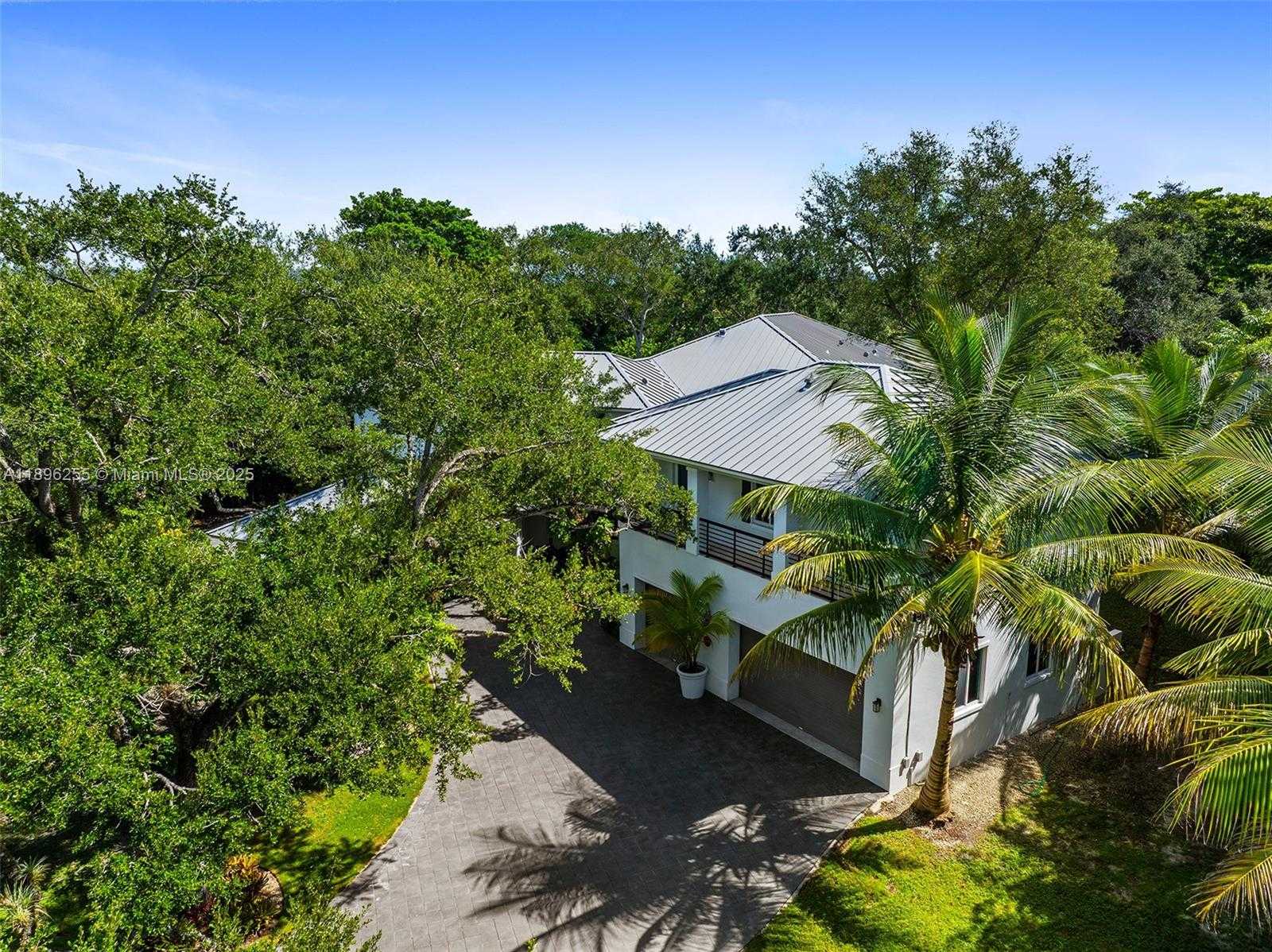 Small Image of 8923 LUDLAM RD, Pinecrest Number 64