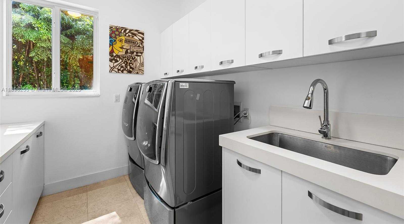 Small Image of 8923 LUDLAM RD, Pinecrest Number 68