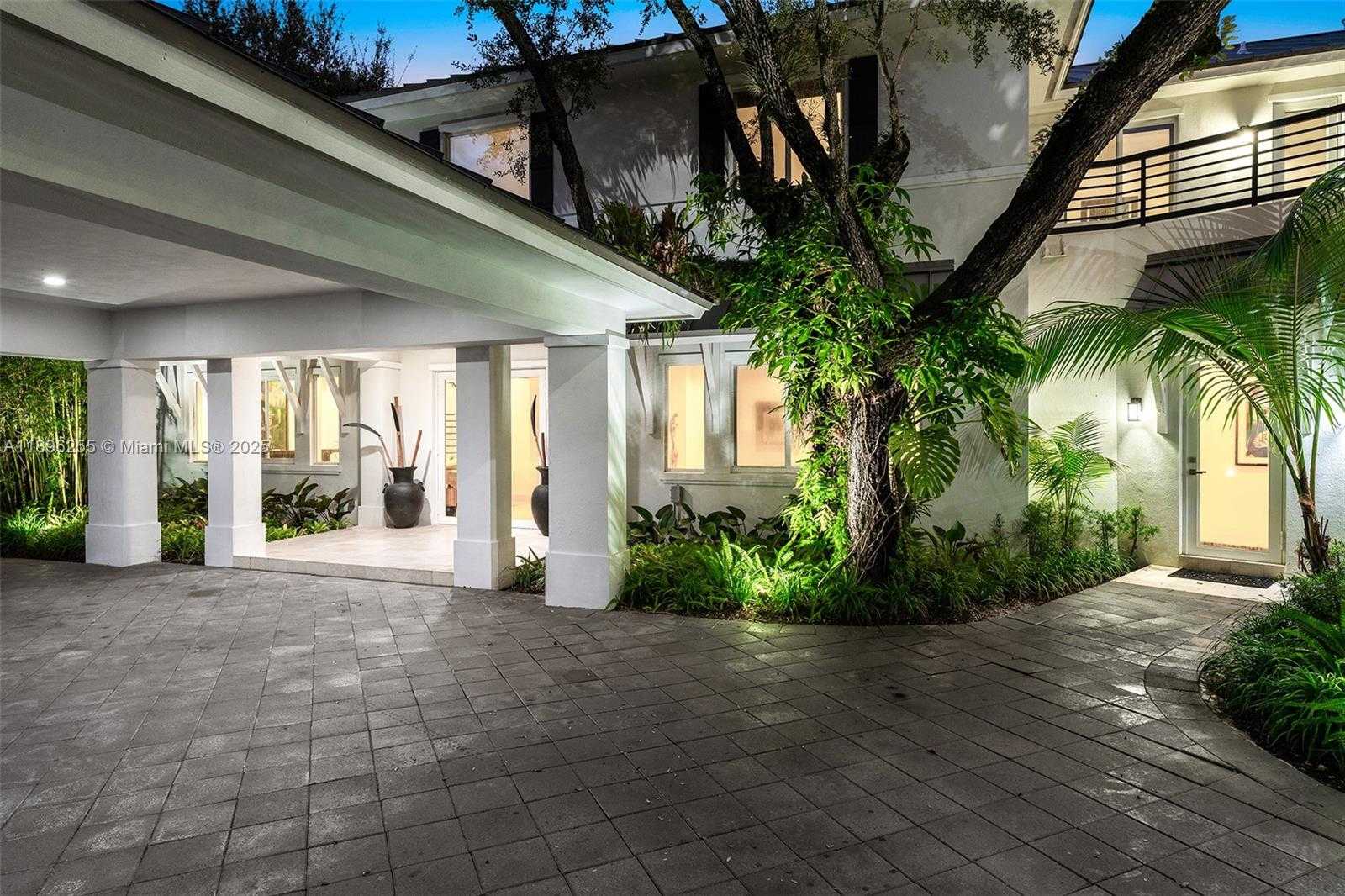 Small Image of 8923 LUDLAM RD, Pinecrest Number 8