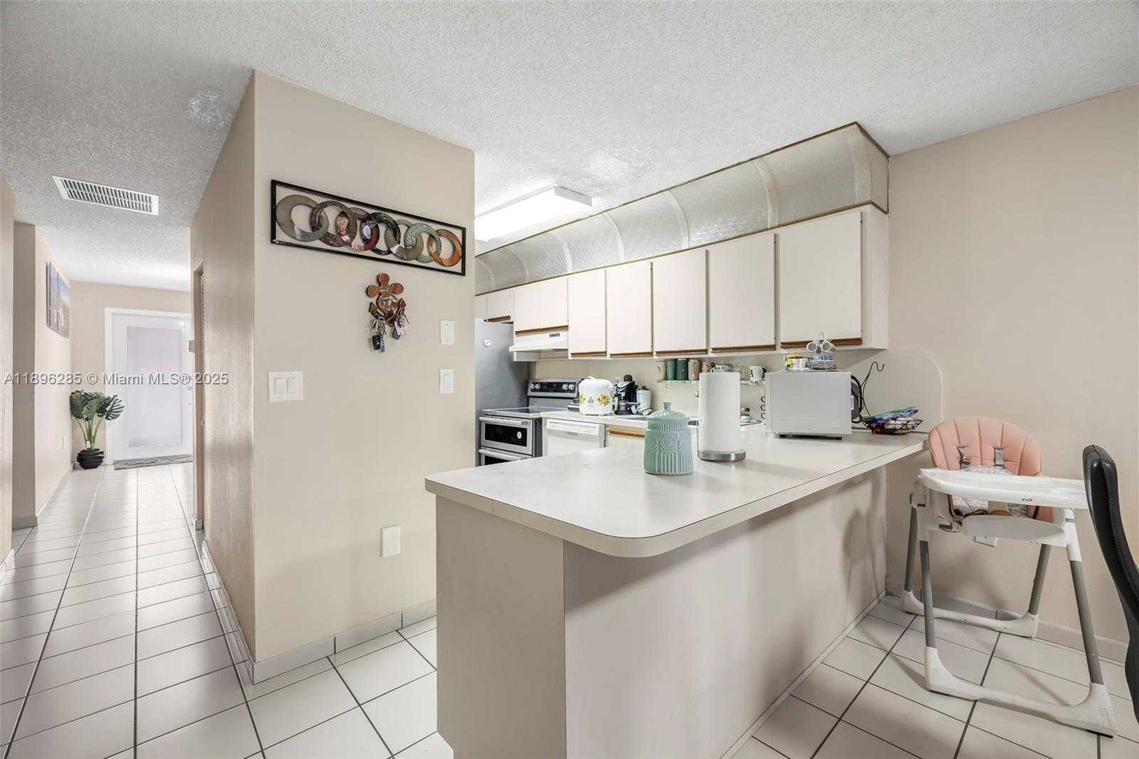 Small Image of 4191 WEST 10TH AVE, Hialeah Number 11