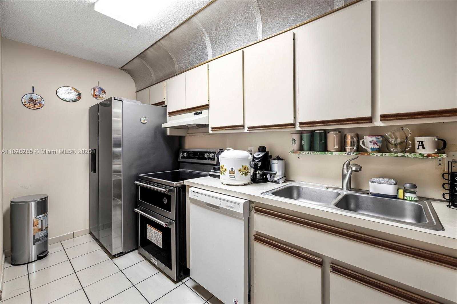 Small Image of 4191 WEST 10TH AVE, Hialeah Number 12