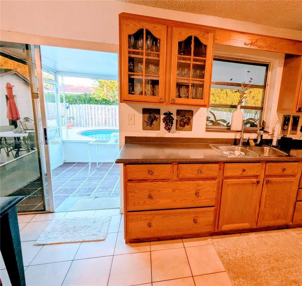 Small Image of 3031 NORTH 74TH AVE, Hollywood Number 12