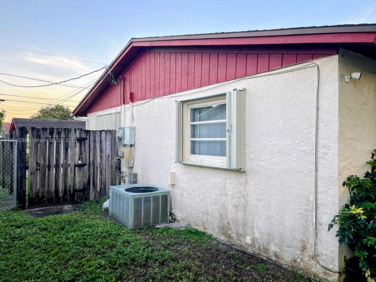 Small Image of 3031 NORTH 74TH AVE, Hollywood Number 18