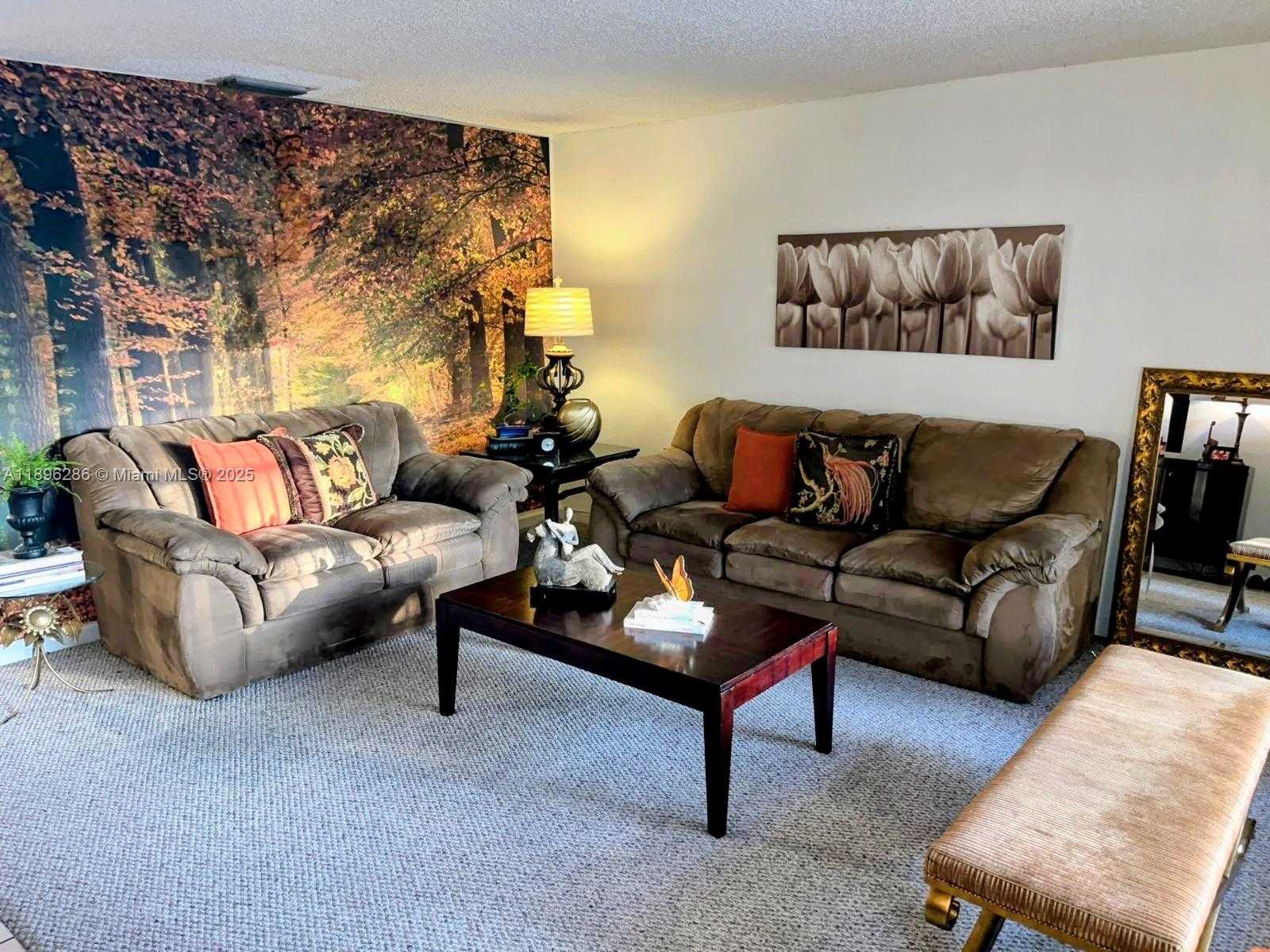 Small Image of 3031 NORTH 74TH AVE, Hollywood Number 4