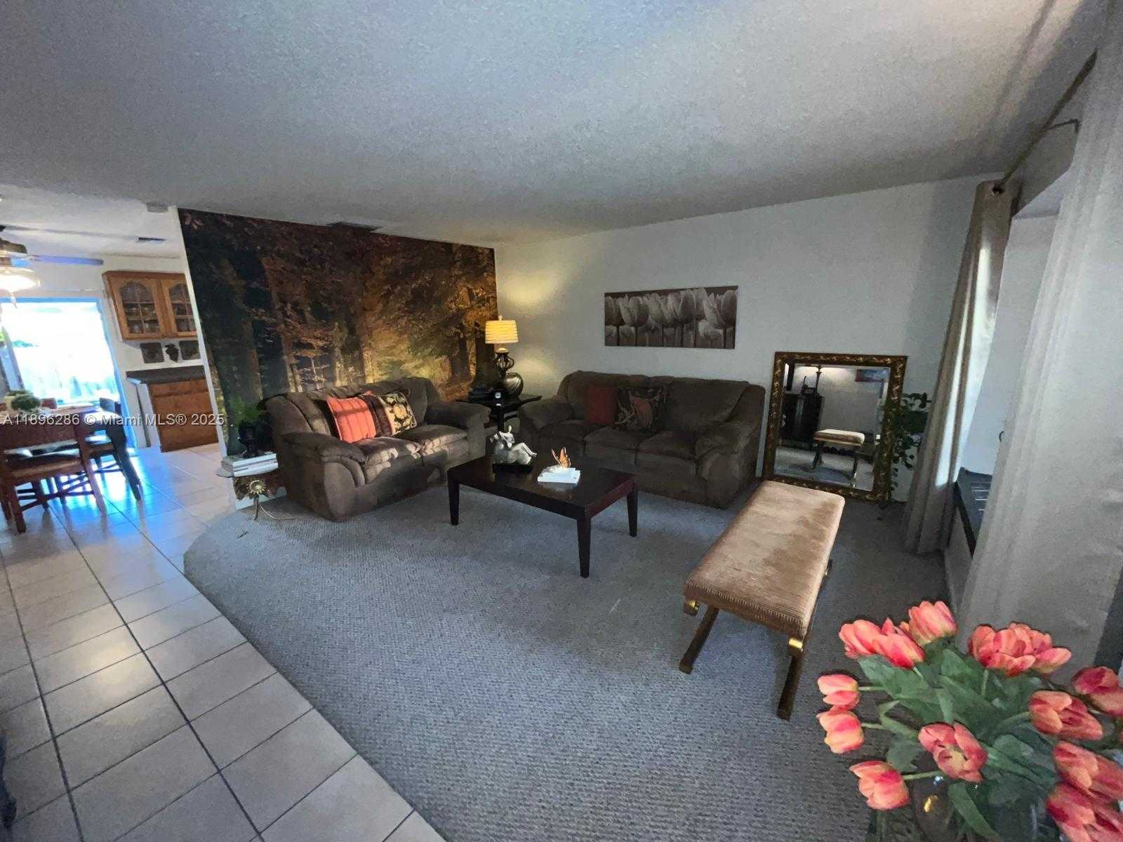 Small Image of 3031 NORTH 74TH AVE, Hollywood Number 5