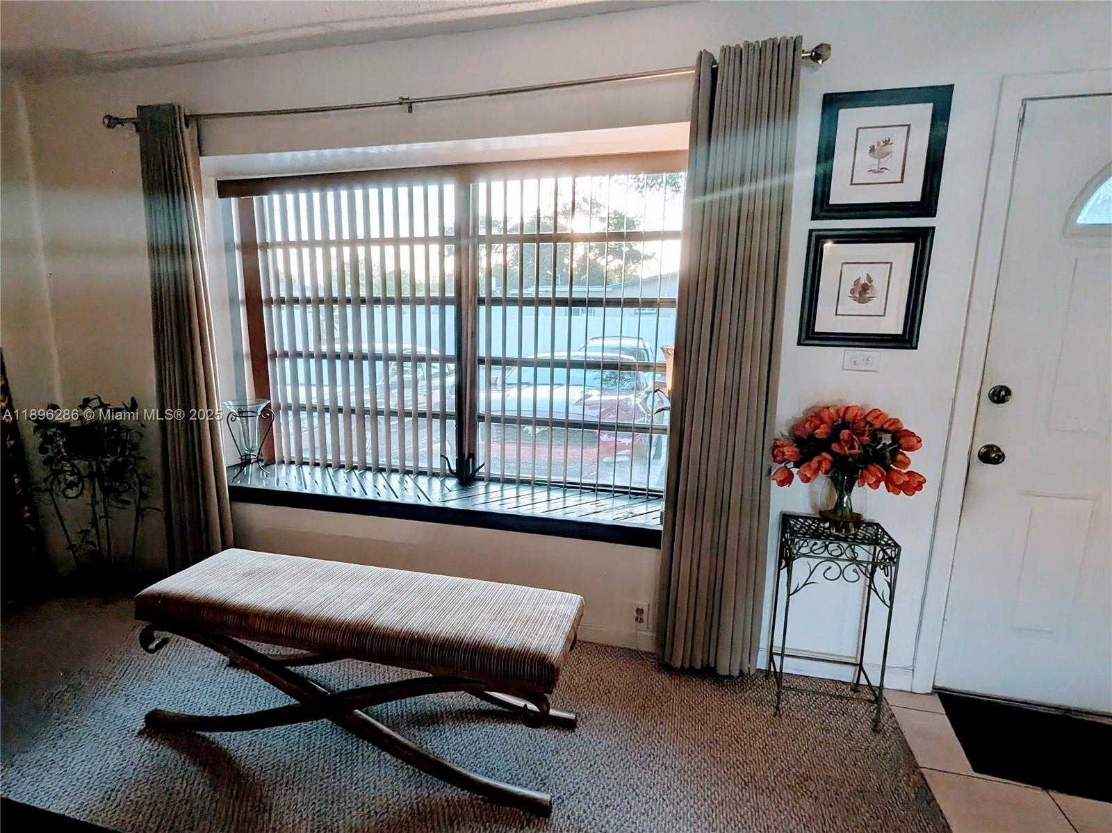 Small Image of 3031 NORTH 74TH AVE, Hollywood Number 6