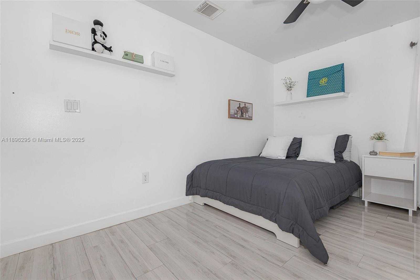 Small Image of 19190 NORTH WEST 24TH PL, Pembroke Pines Number 26