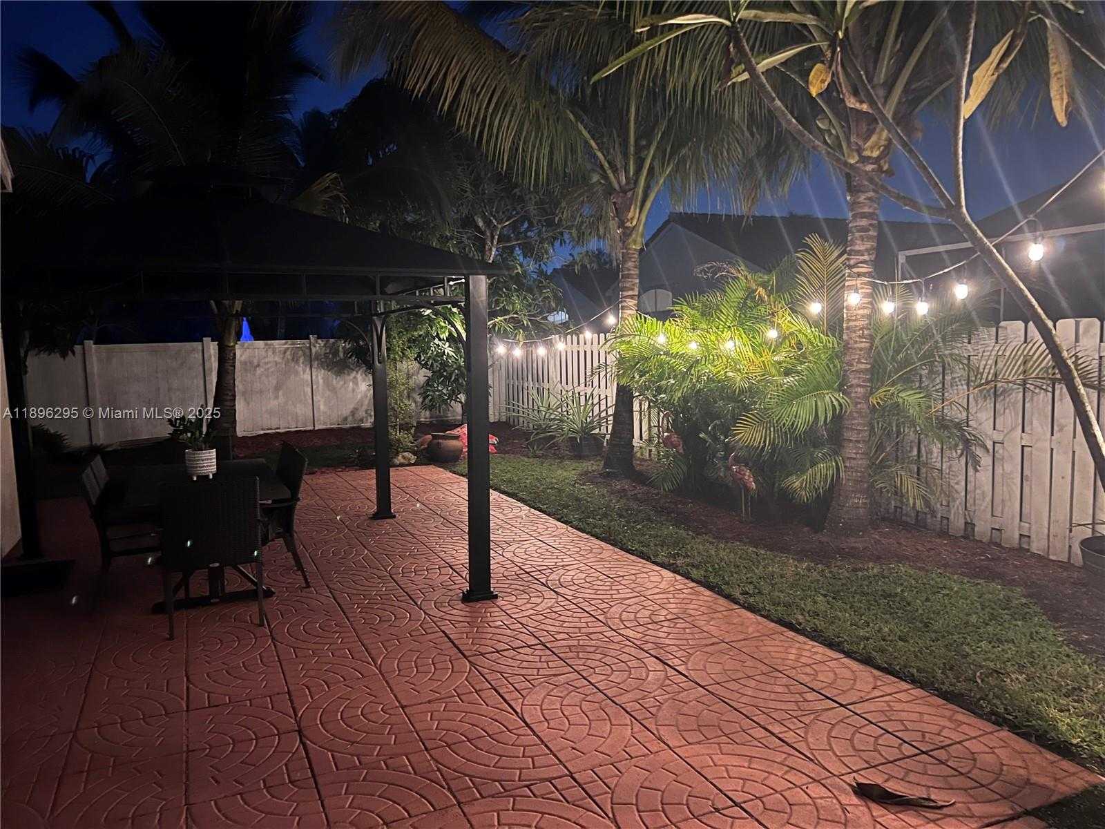 Small Image of 19190 NORTH WEST 24TH PL, Pembroke Pines Number 36