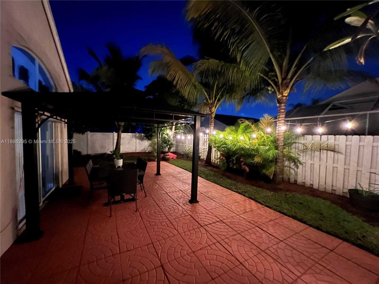 Small Image of 19190 NORTH WEST 24TH PL, Pembroke Pines Number 37