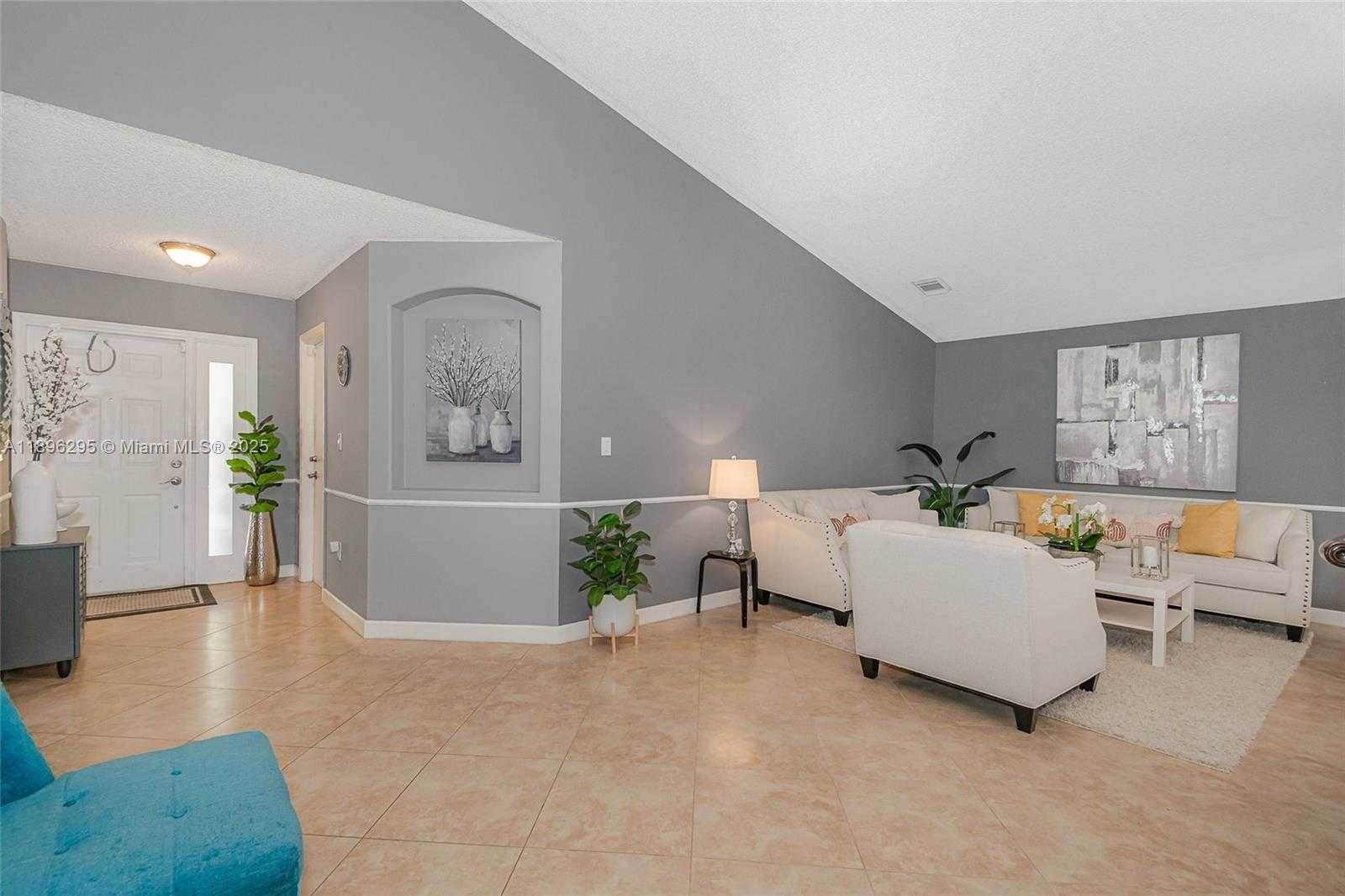 Small Image of 19190 NORTH WEST 24TH PL, Pembroke Pines Number 6