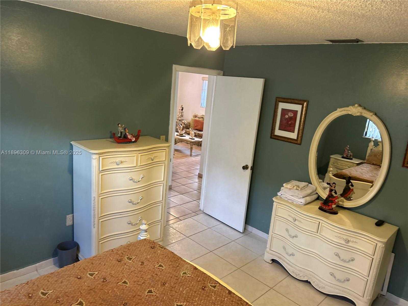 Small Image of 665 EAST 31ST ST, Hialeah Number 19