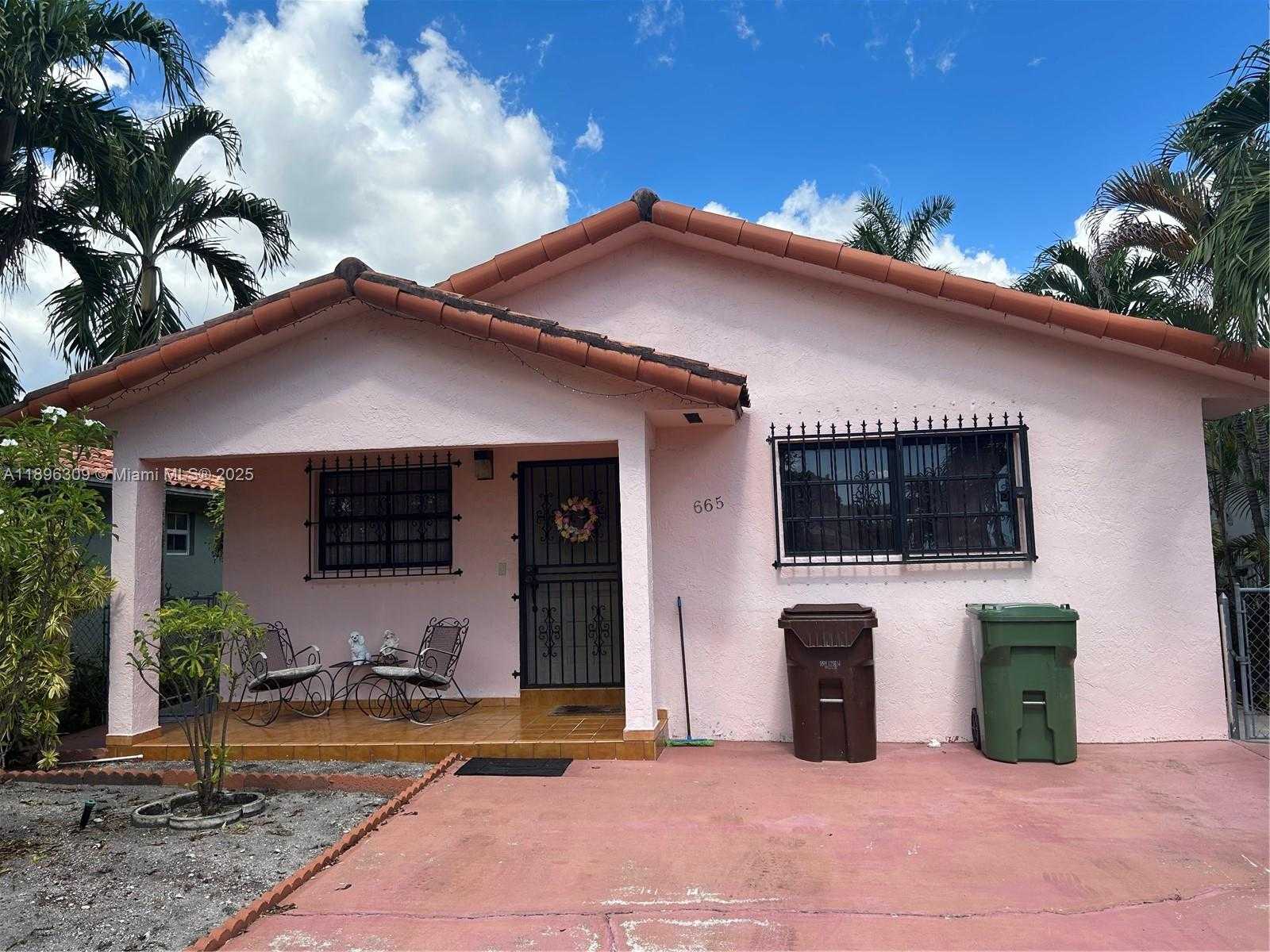 Small Image of 665 EAST 31ST ST, Hialeah Number 2