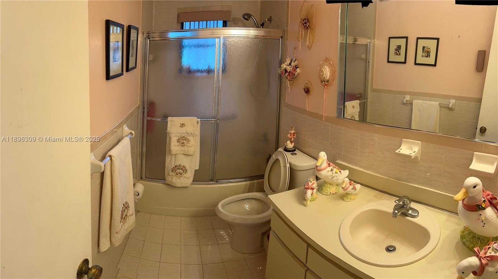 Small Image of 665 EAST 31ST ST, Hialeah Number 24