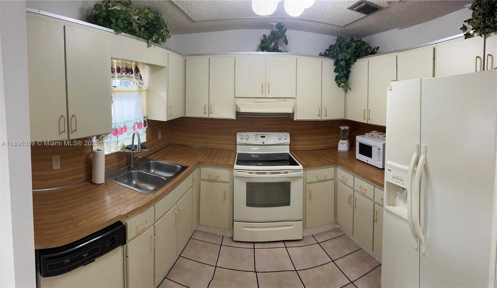 Small Image of 665 EAST 31ST ST, Hialeah Number 31