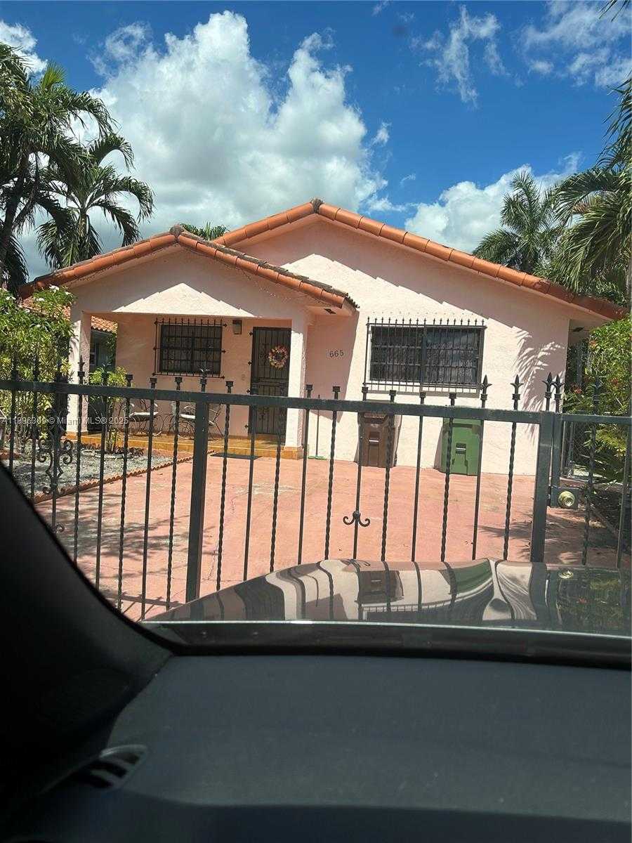 Small Image of 665 EAST 31ST ST, Hialeah Number 4