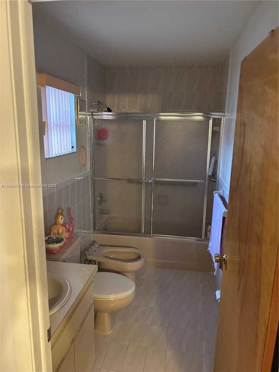 Small Image of 665 EAST 31ST ST, Hialeah Number 55