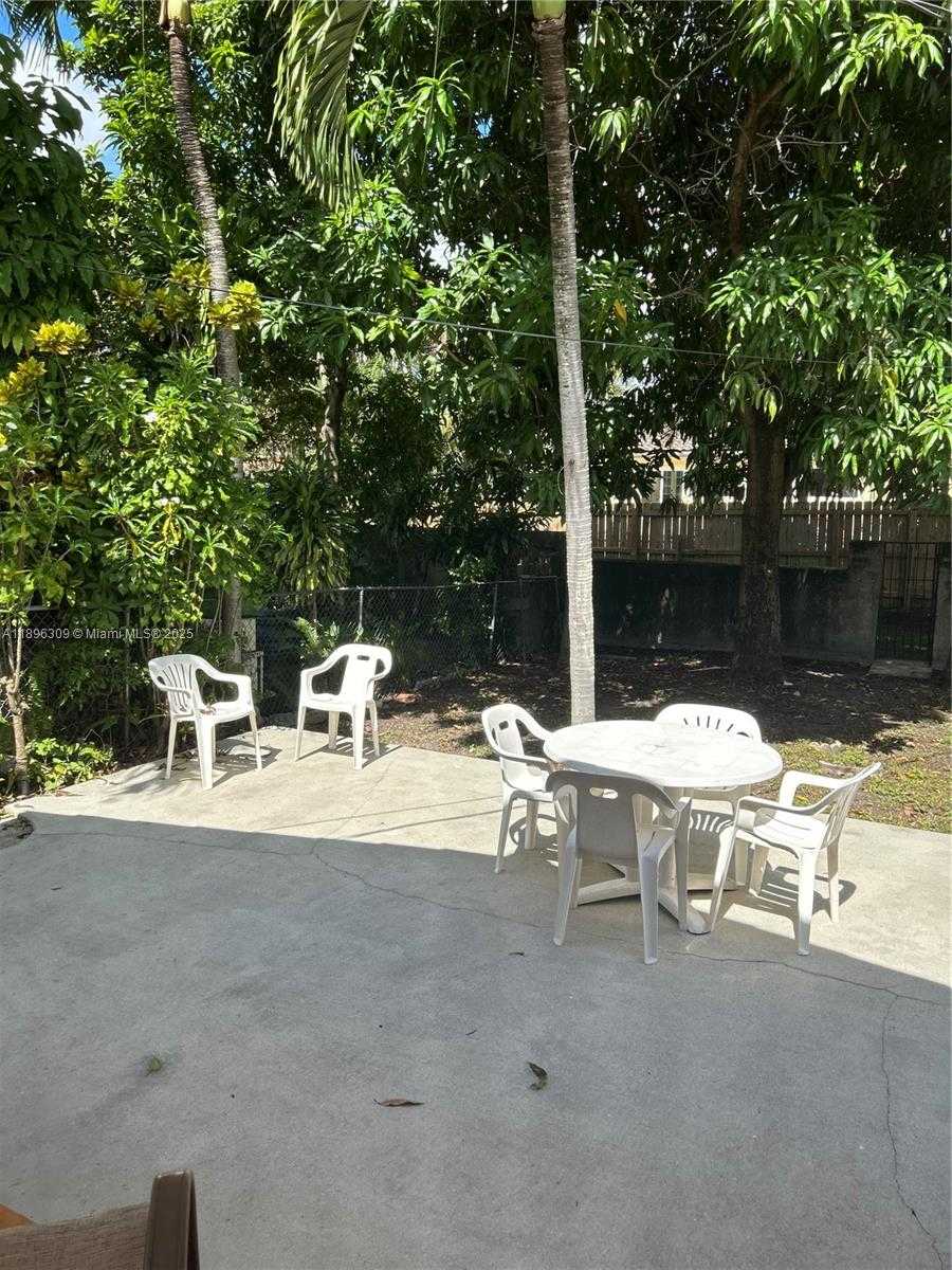 Small Image of 665 EAST 31ST ST, Hialeah Number 57