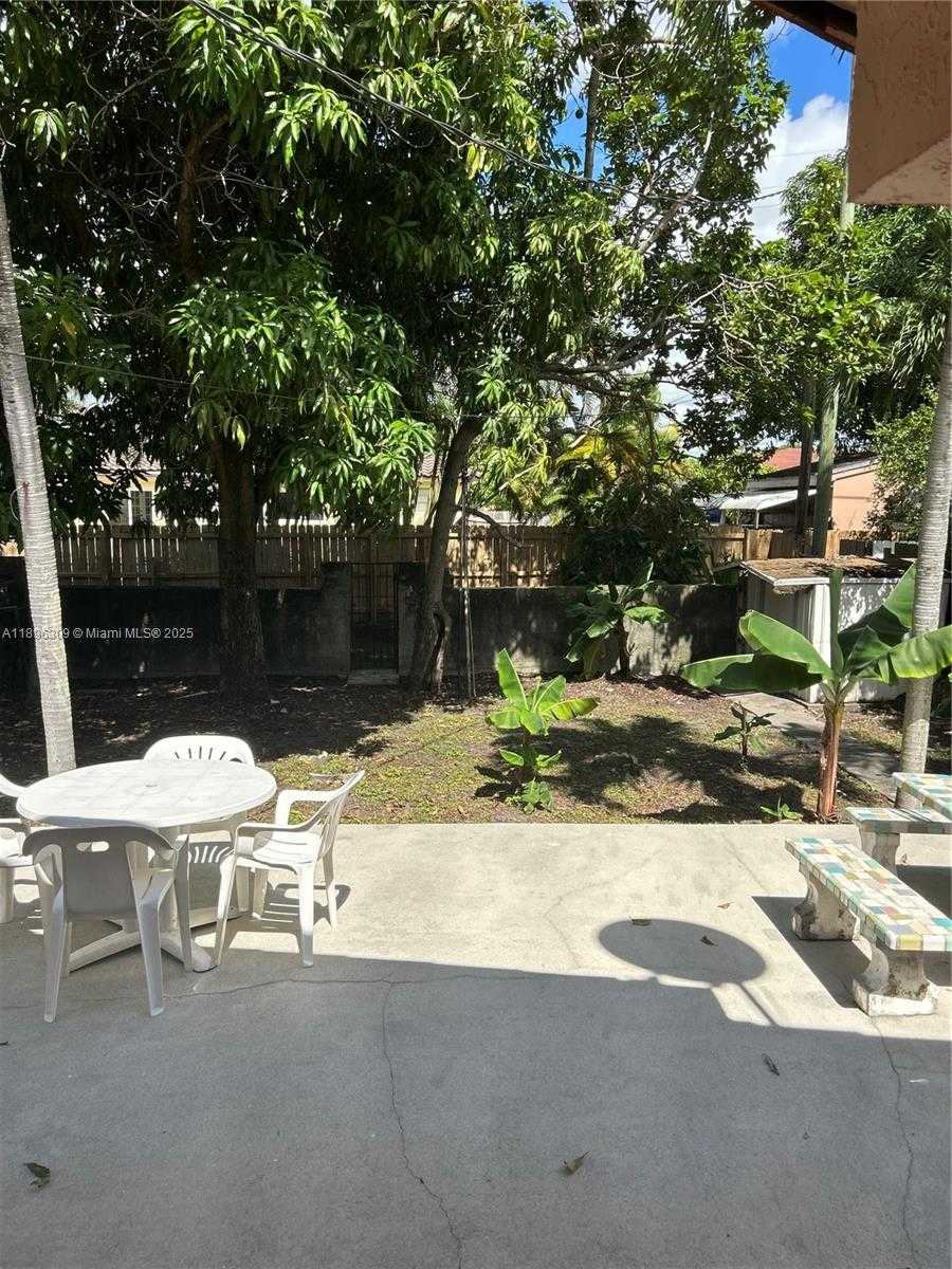 Small Image of 665 EAST 31ST ST, Hialeah Number 59