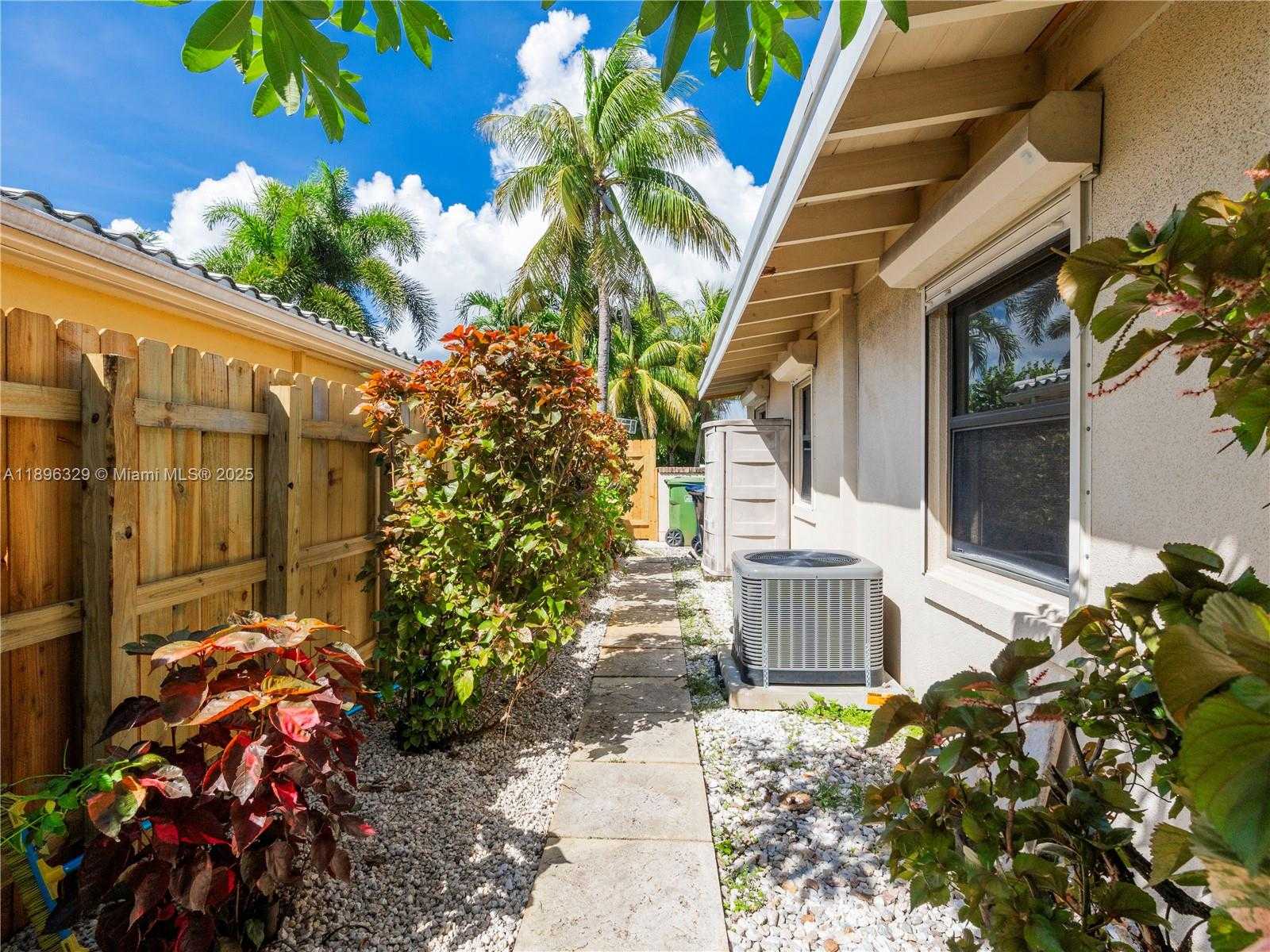 Small Image of 1212 NORTH EAST 17TH TER, Fort Lauderdale Number 9