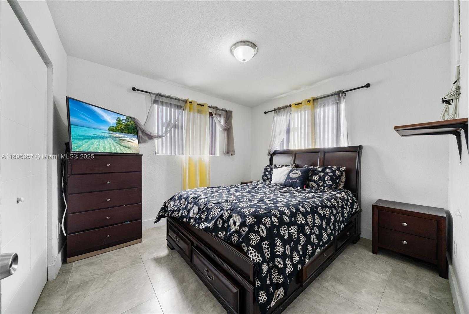 Small Image of 2100 NORTH WEST 154TH ST, Miami Gardens Number 13