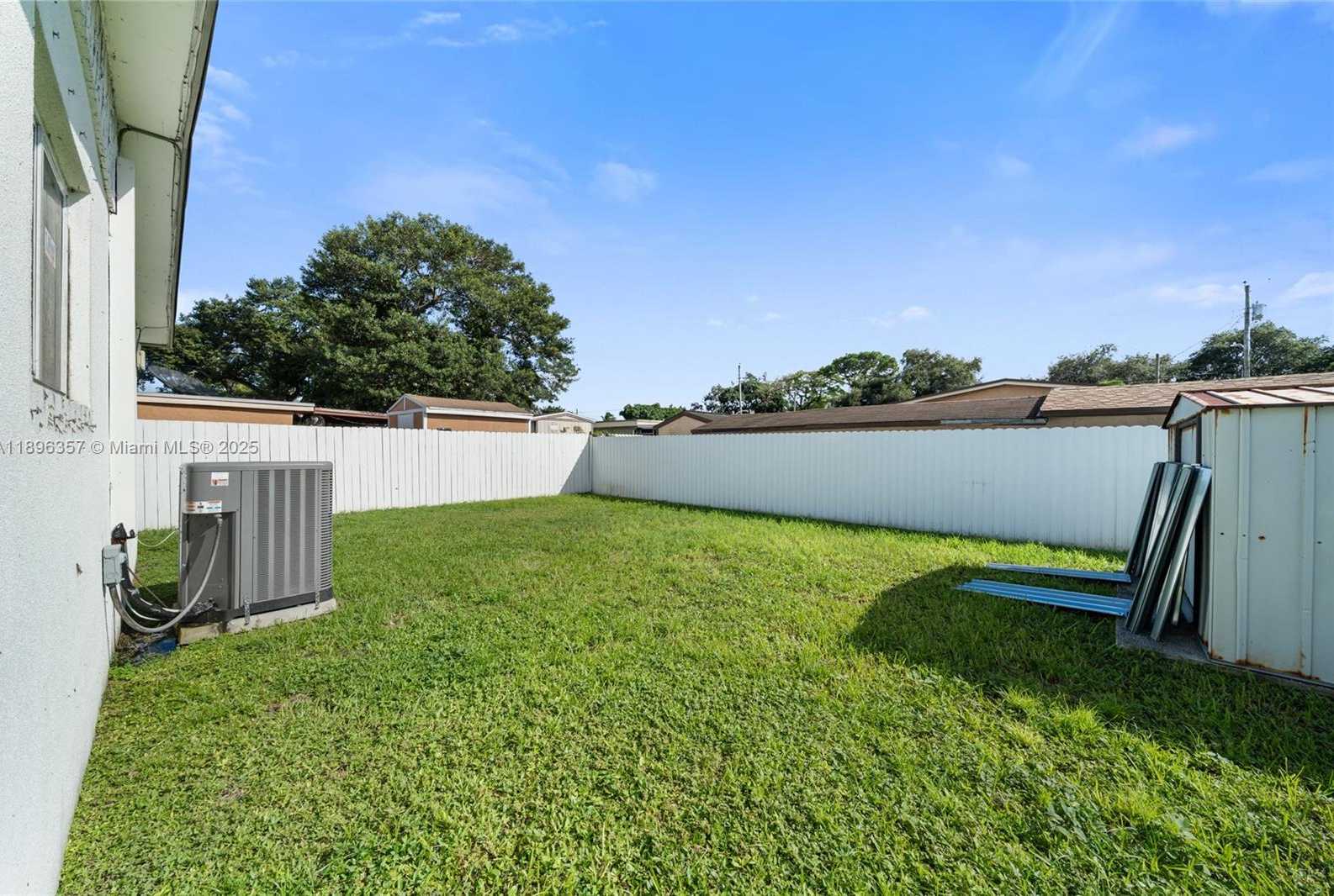 Small Image of 2100 NORTH WEST 154TH ST, Miami Gardens Number 19