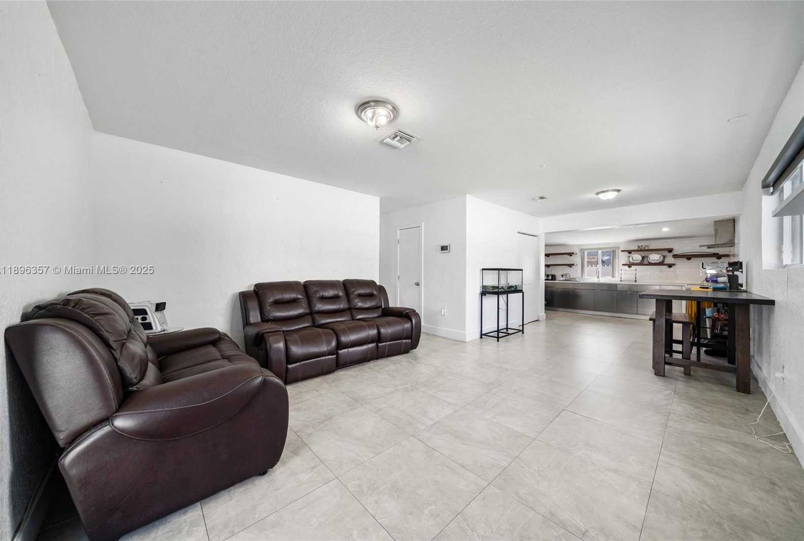 Small Image of 2100 NORTH WEST 154TH ST, Miami Gardens Number 5
