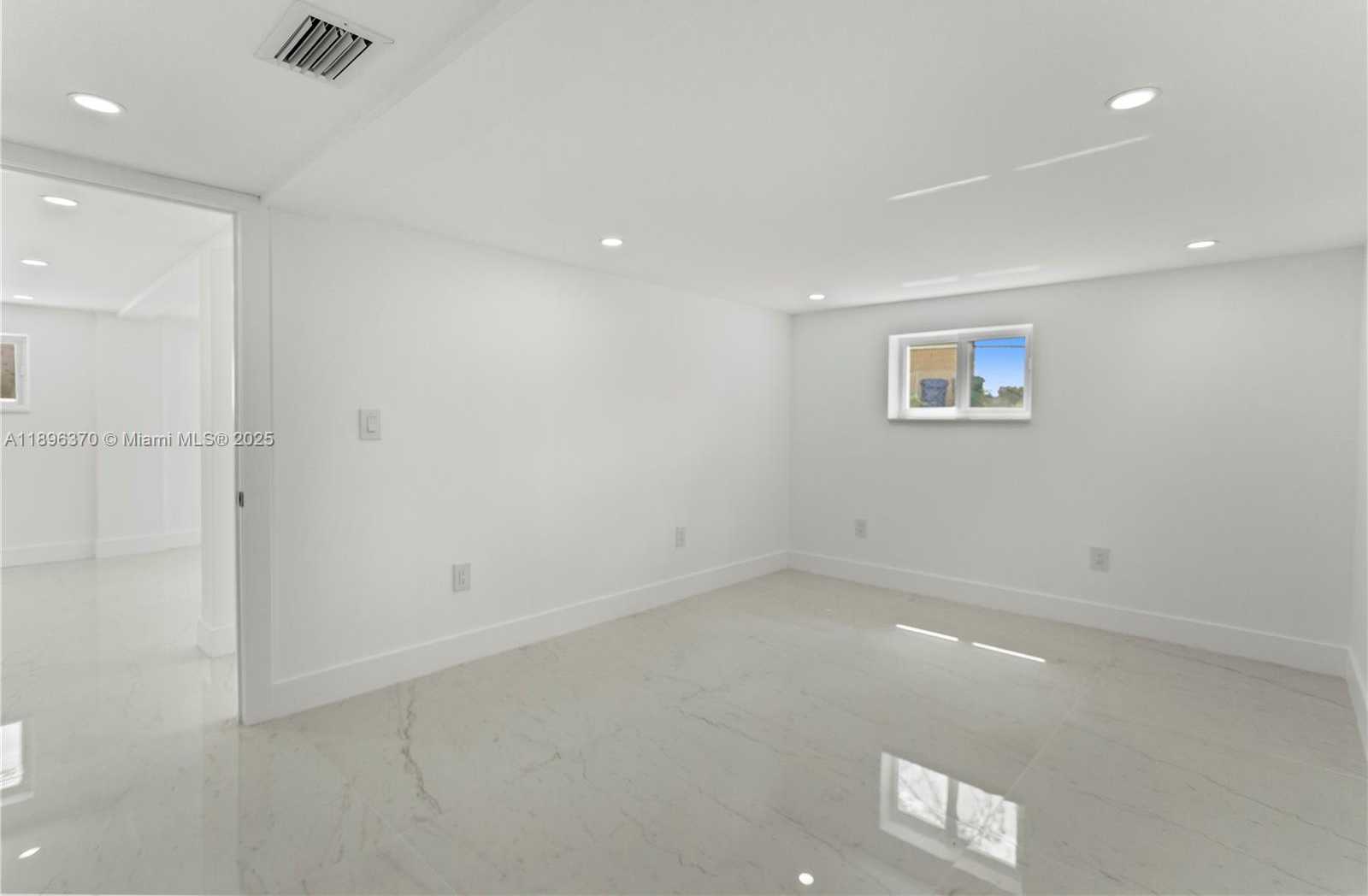 Small Image of 1140 NORTH WEST 193RD ST, Miami Gardens Number 12