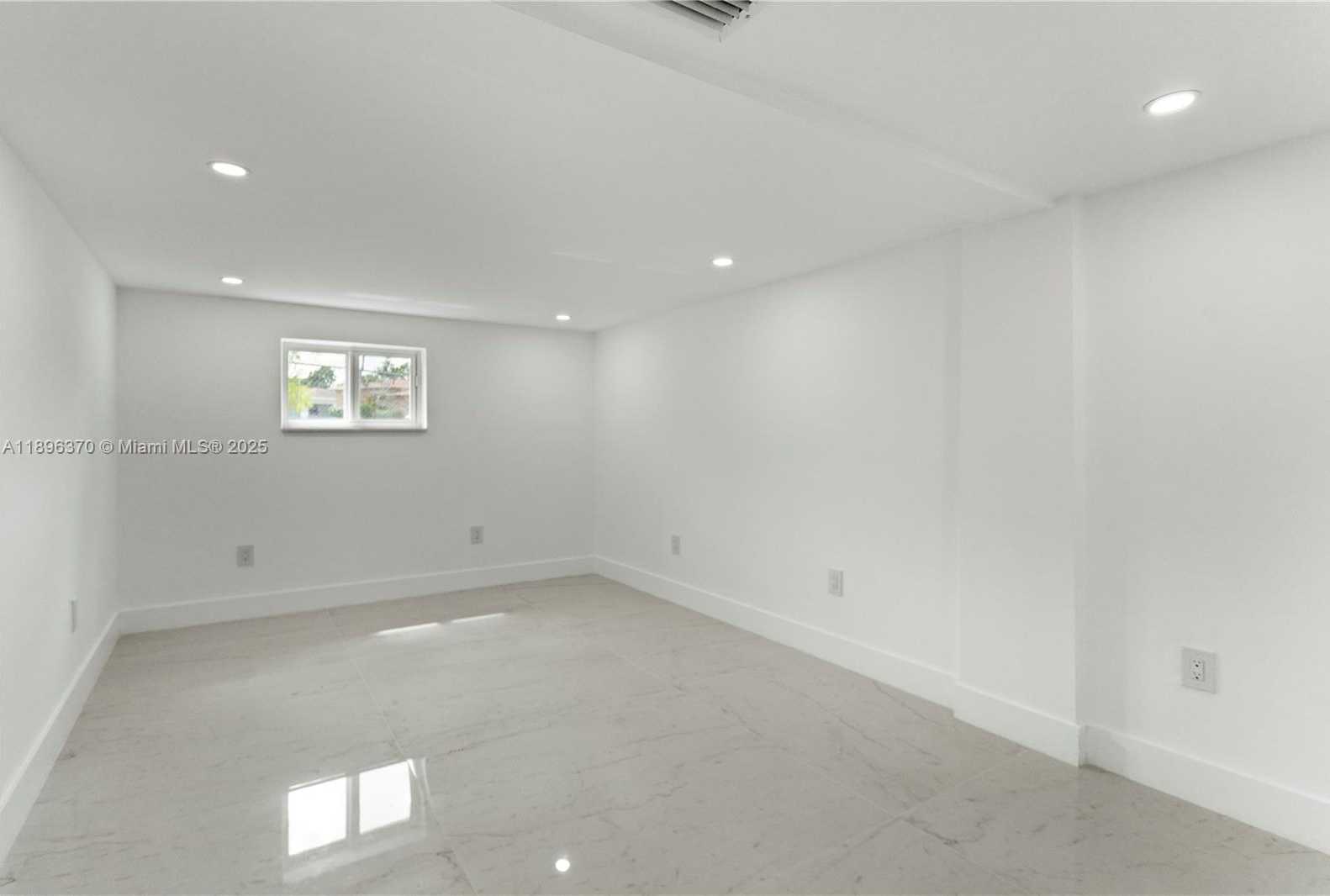 Small Image of 1140 NORTH WEST 193RD ST, Miami Gardens Number 13