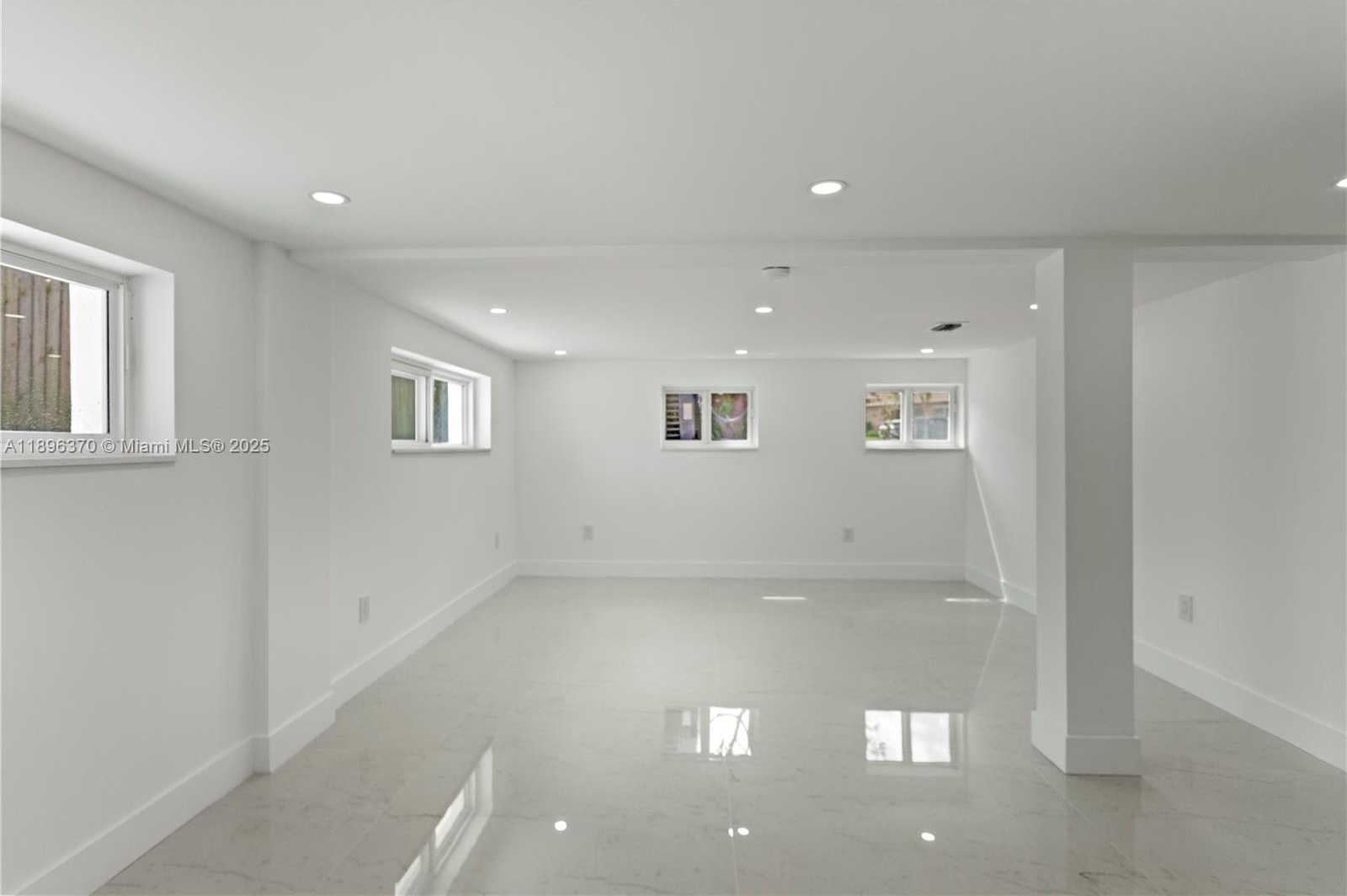 Small Image of 1140 NORTH WEST 193RD ST, Miami Gardens Number 14