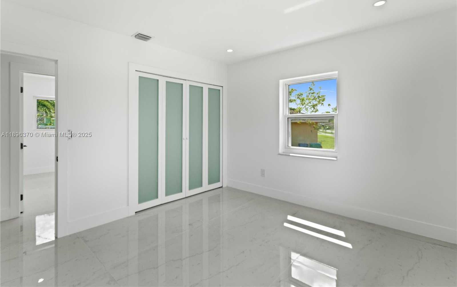 Small Image of 1140 NORTH WEST 193RD ST, Miami Gardens Number 29