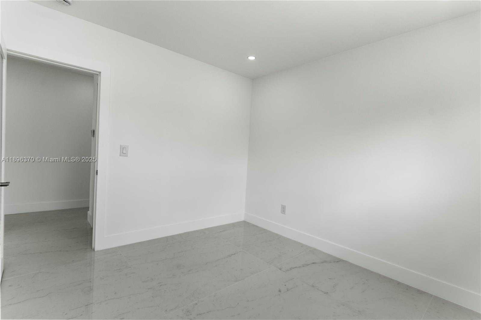 Small Image of 1140 NORTH WEST 193RD ST, Miami Gardens Number 31