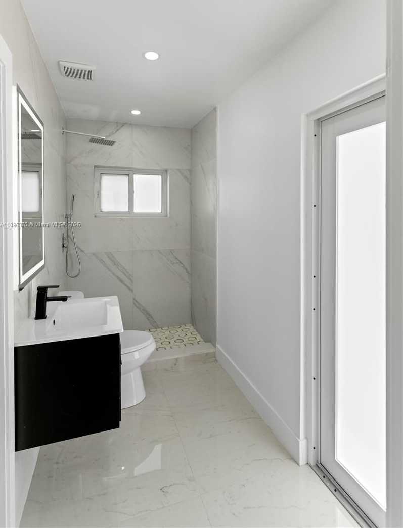 Small Image of 1140 NORTH WEST 193RD ST, Miami Gardens Number 41