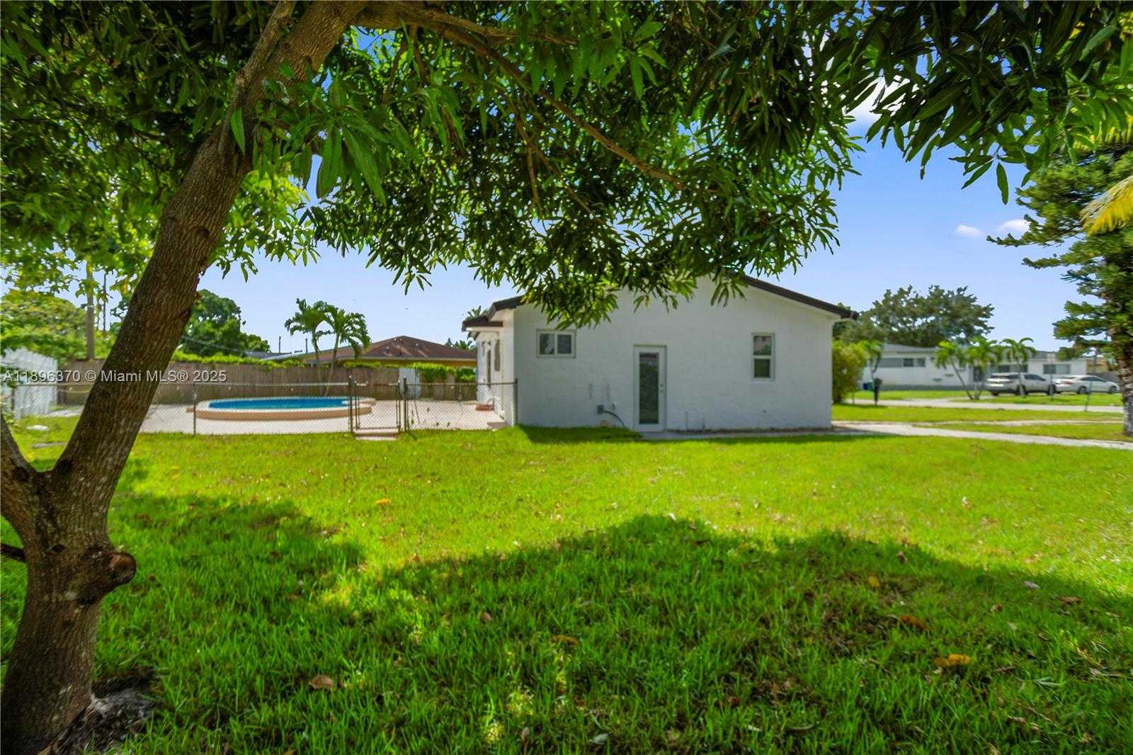 Small Image of 1140 NORTH WEST 193RD ST, Miami Gardens Number 5