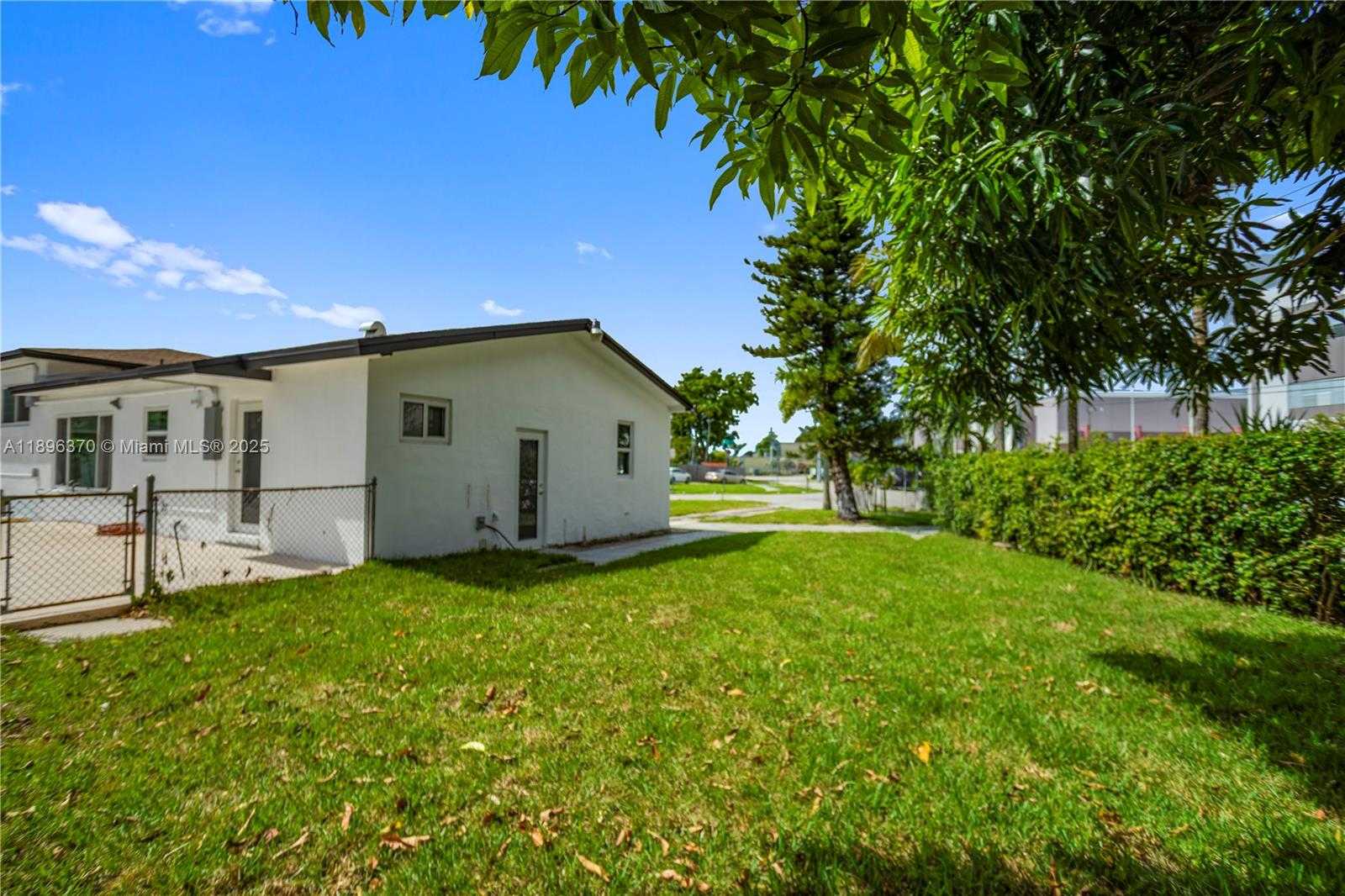 Small Image of 1140 NORTH WEST 193RD ST, Miami Gardens Number 6