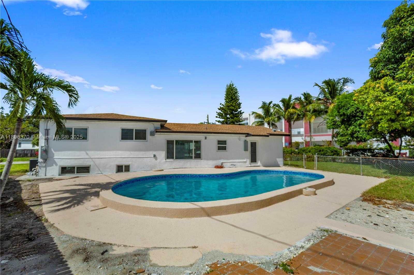 Small Image of 1140 NORTH WEST 193RD ST, Miami Gardens Number 7