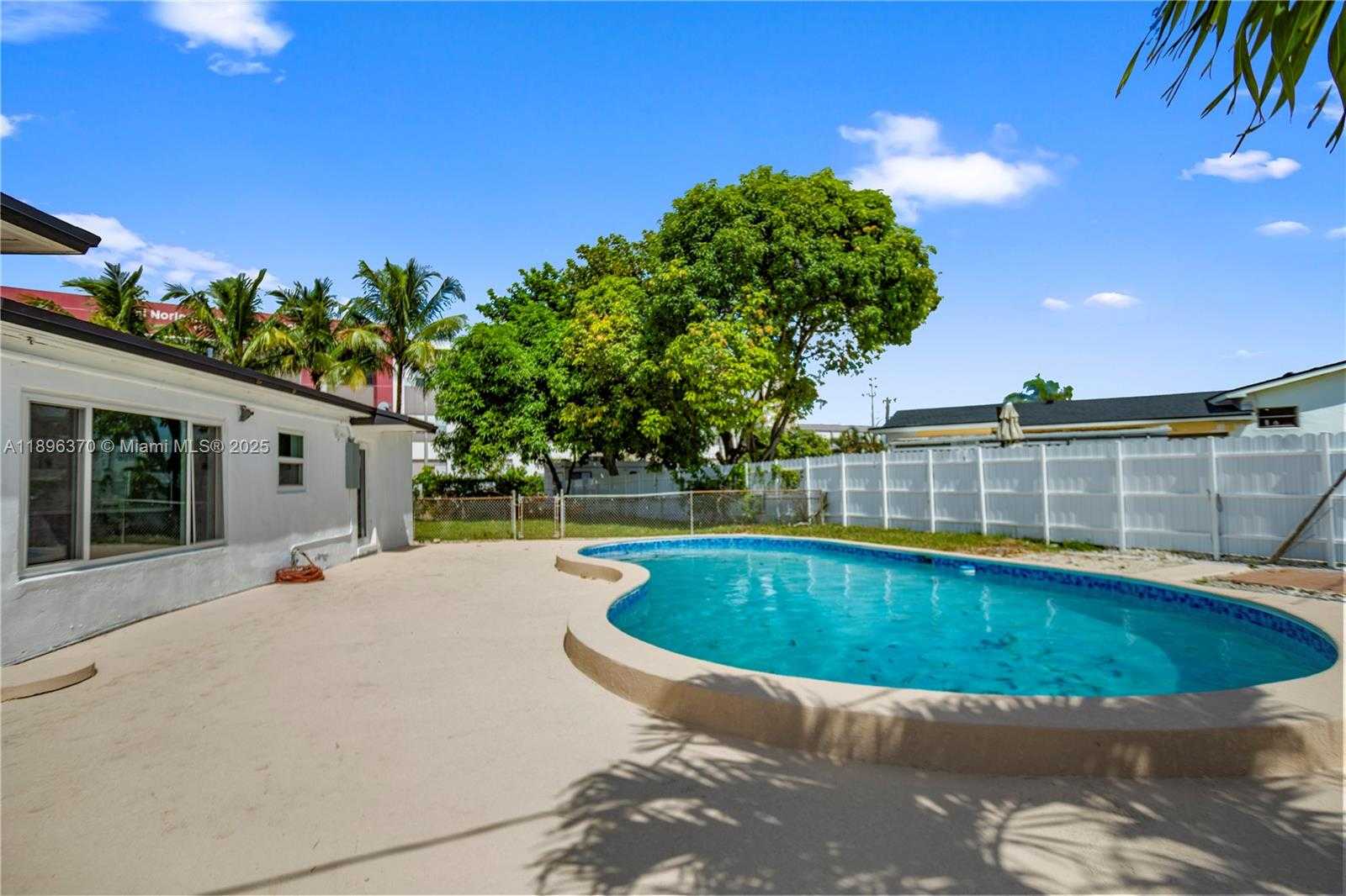 Small Image of 1140 NORTH WEST 193RD ST, Miami Gardens Number 8