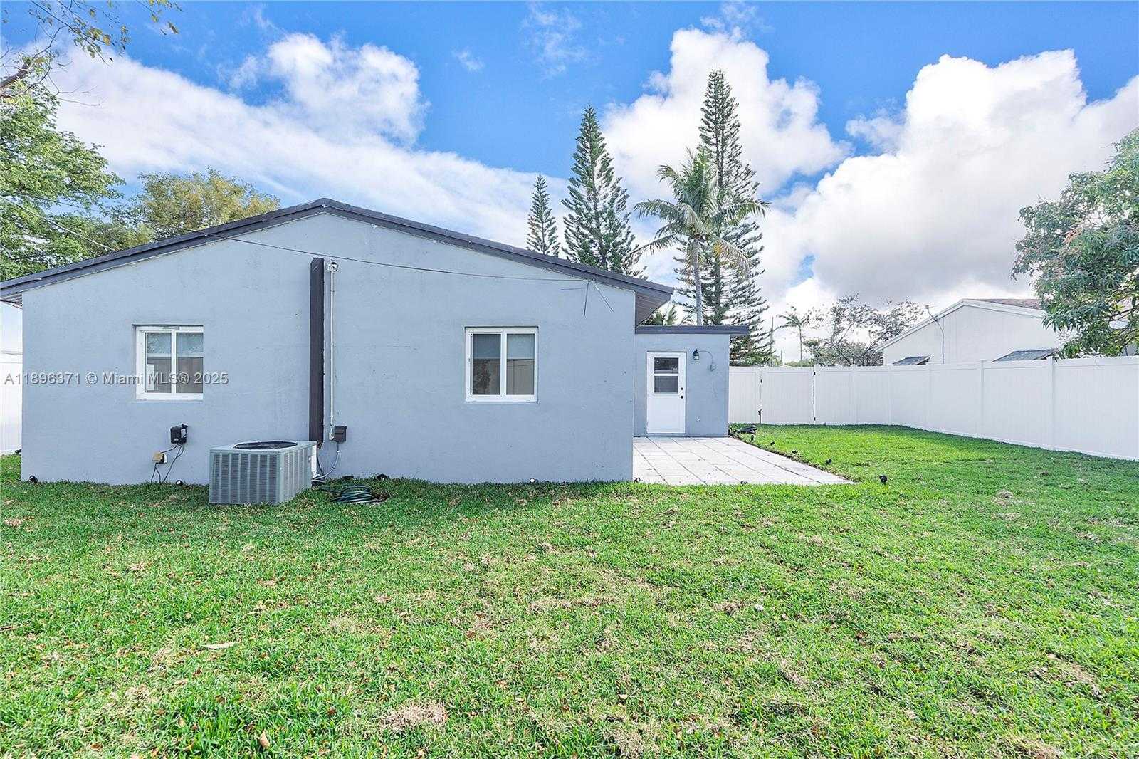 Small Image of 631 NORTH EAST 57TH ST, Oakland Park Number 15