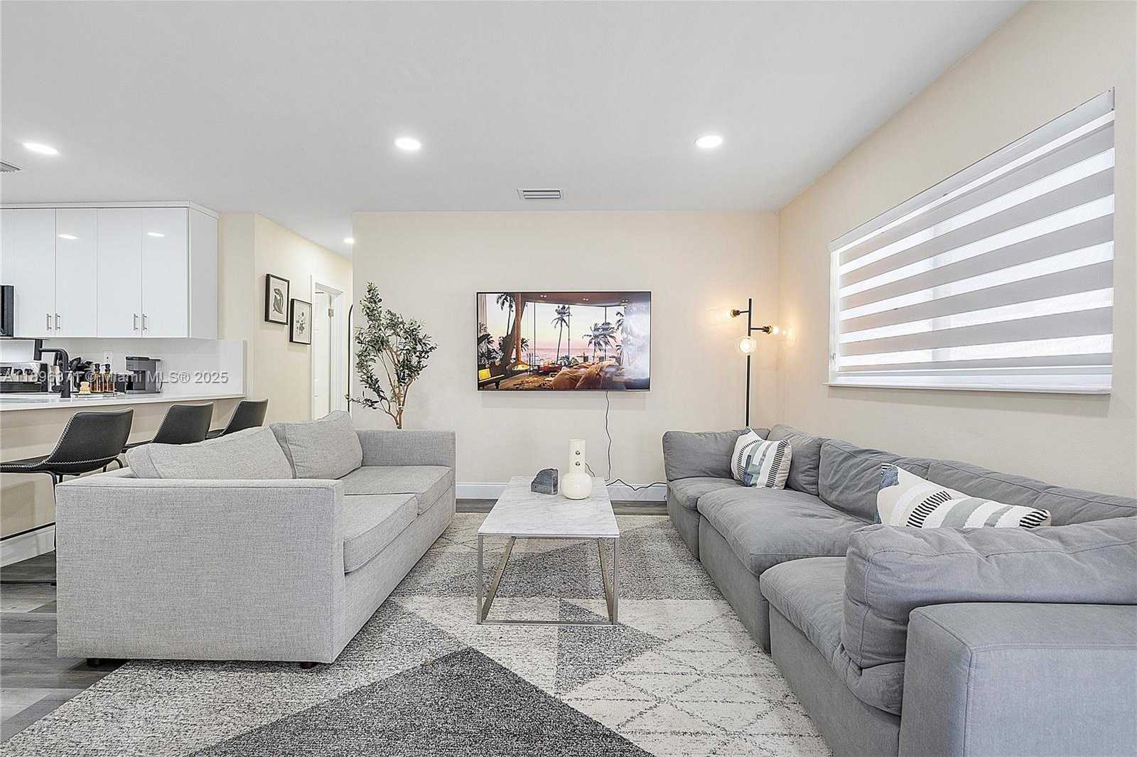 Small Image of 631 NORTH EAST 57TH ST, Oakland Park Number 2