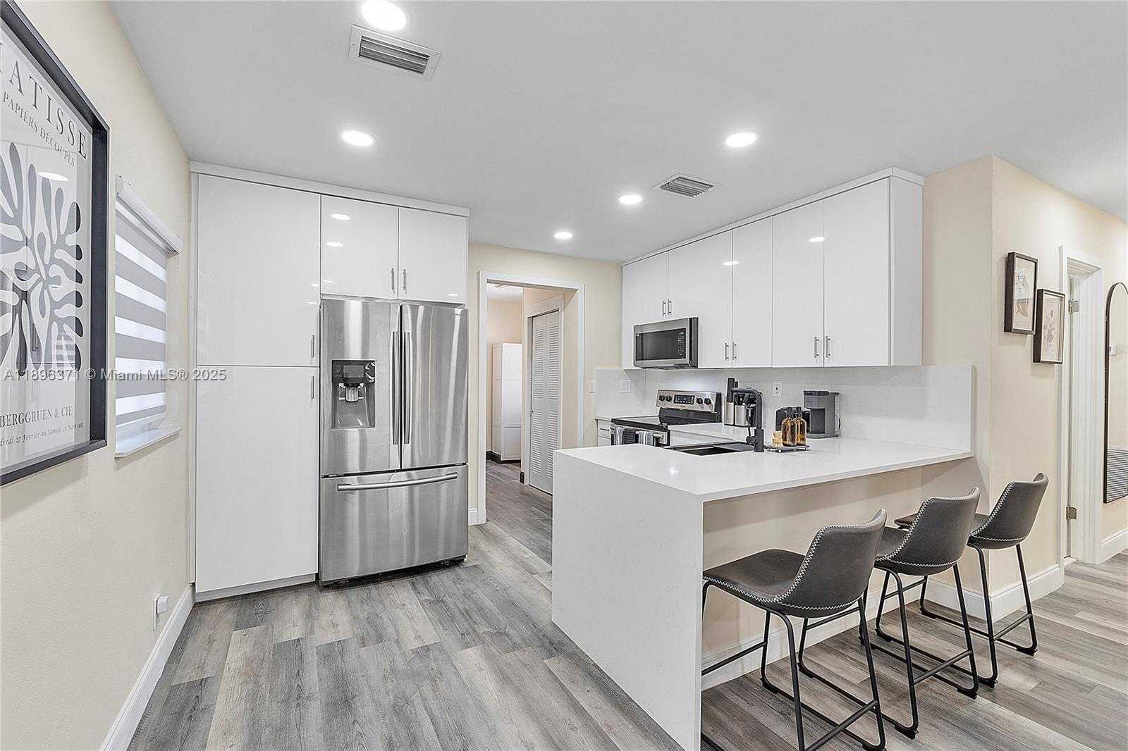 Small Image of 631 NORTH EAST 57TH ST, Oakland Park Number 3
