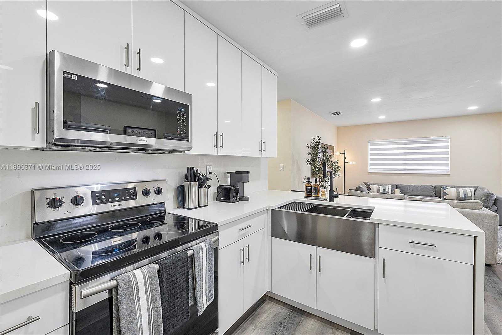 Small Image of 631 NORTH EAST 57TH ST, Oakland Park Number 5