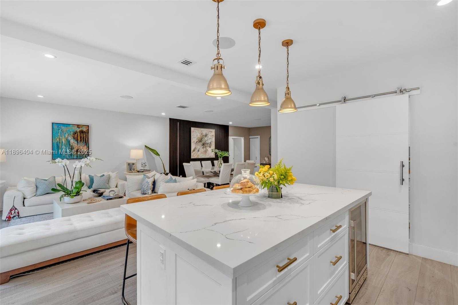 Small Image of 6235 ALTON RD, Miami Beach Number 11