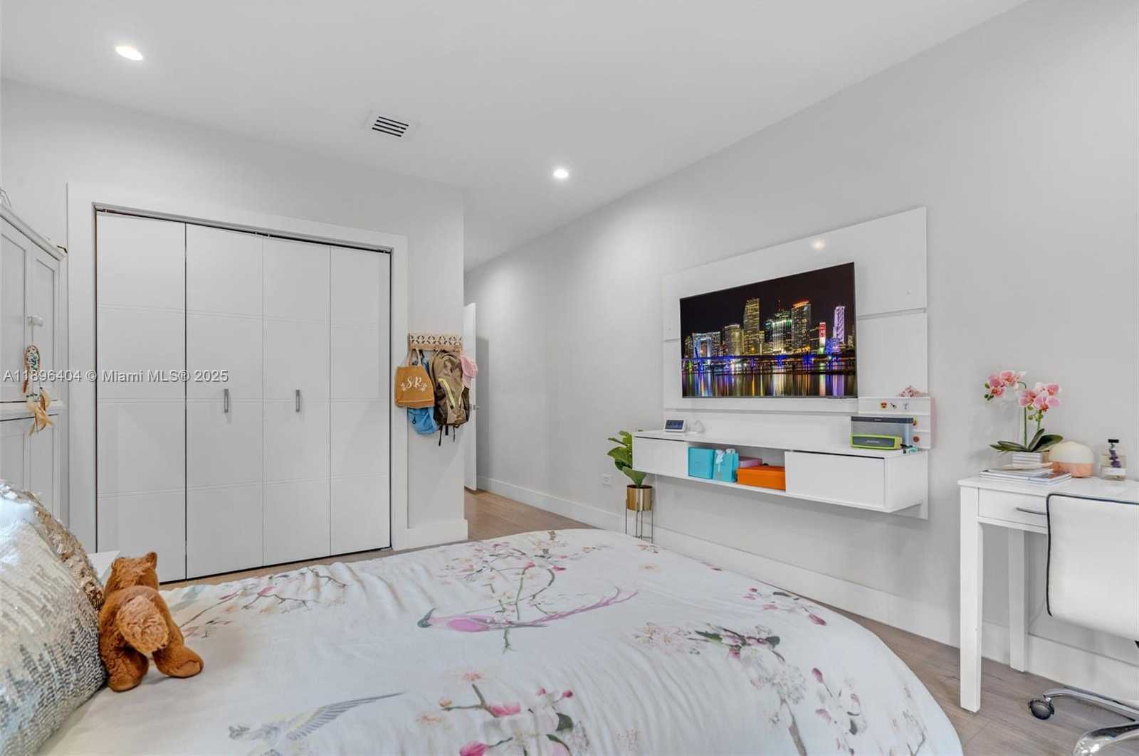 Small Image of 6235 ALTON RD, Miami Beach Number 15
