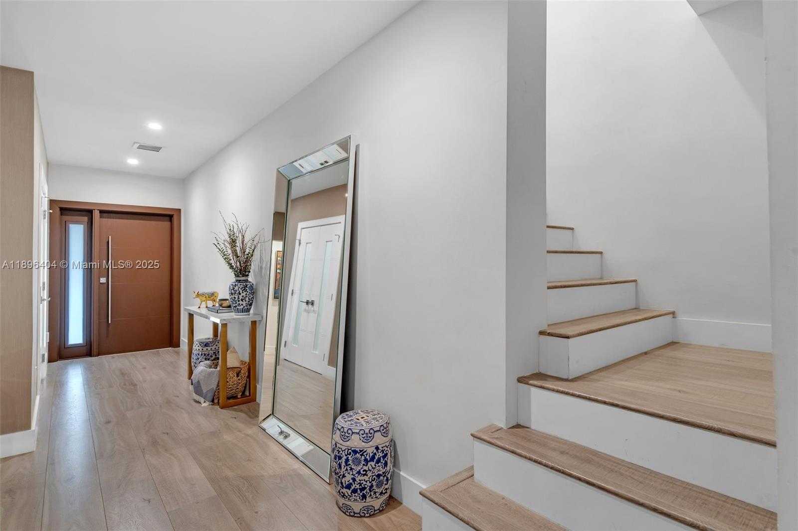 Small Image of 6235 ALTON RD, Miami Beach Number 20