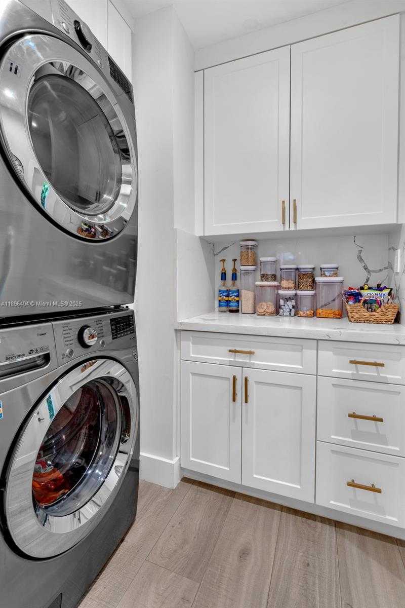 Small Image of 6235 ALTON RD, Miami Beach Number 25