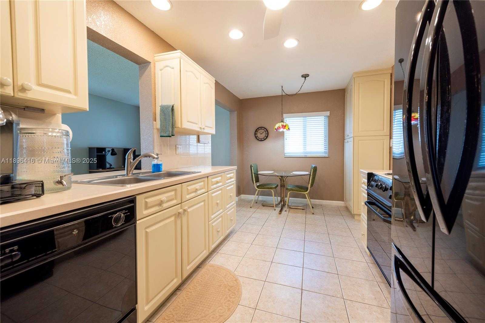 Small Image of 8544 NORTH CAMPANELLI BLVD, Plantation Number 9