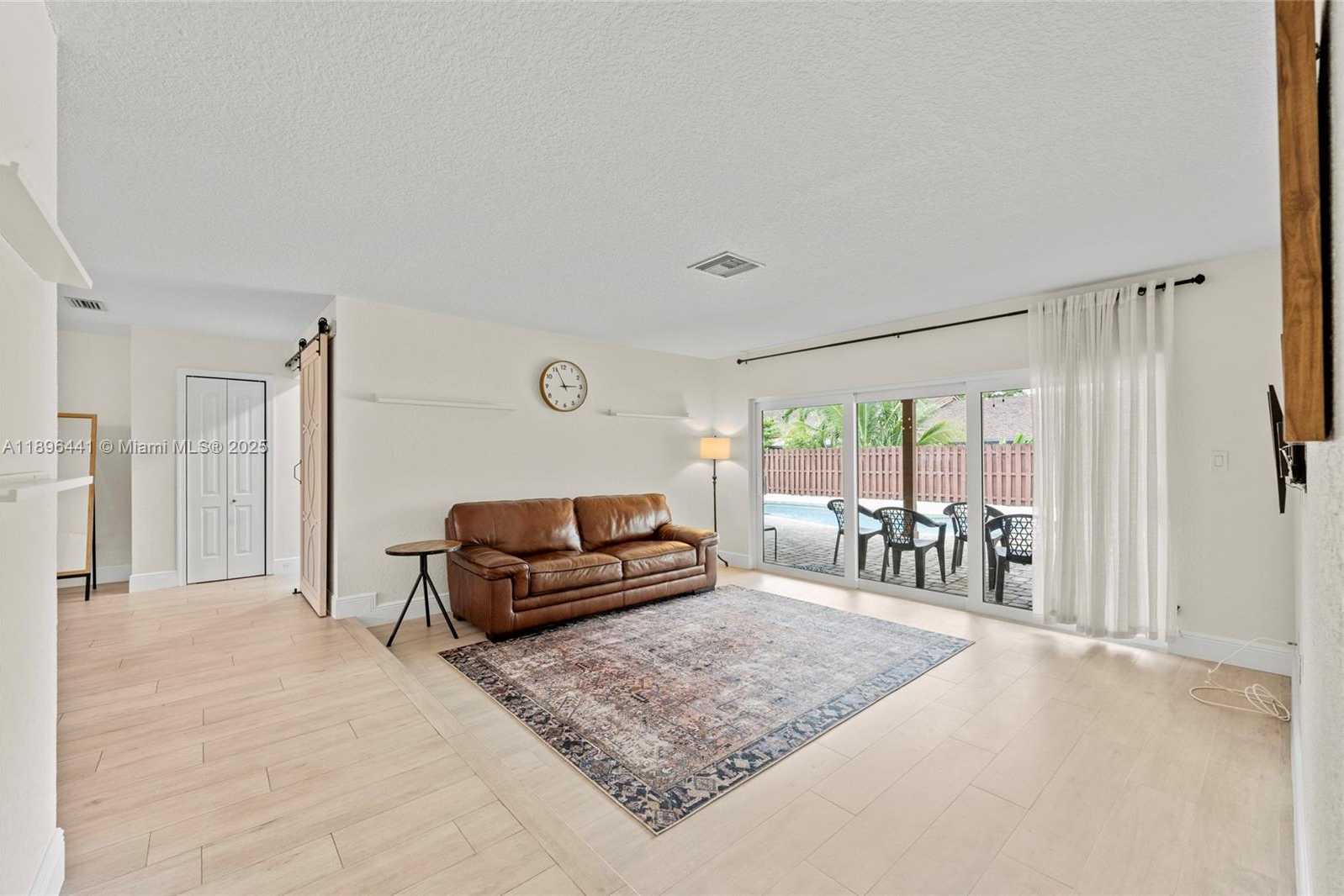 Small Image of 835 WEST PLANTATION CIR, Plantation Number 13